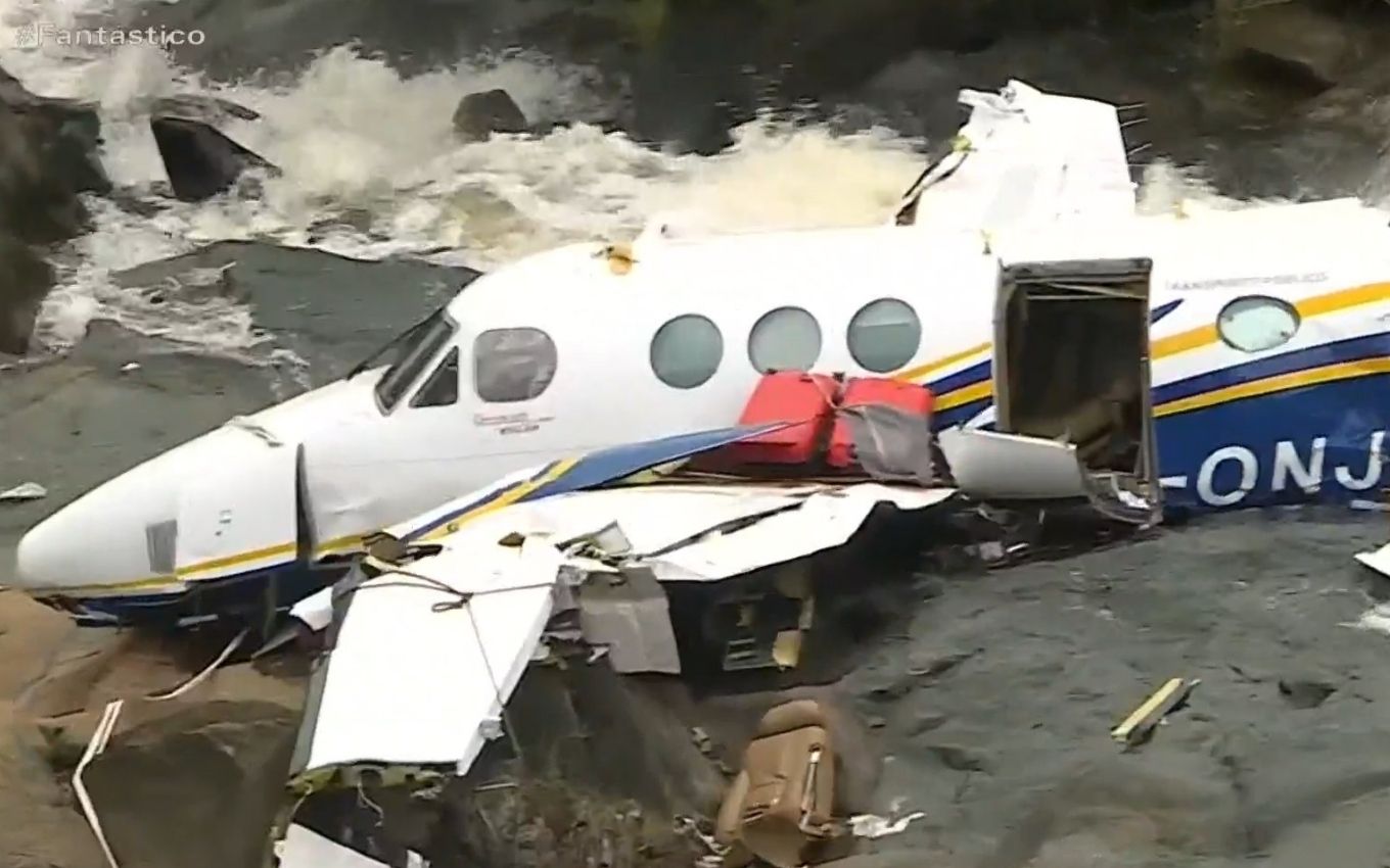 Avião que caiu com Marília Mendonça em cachoeira