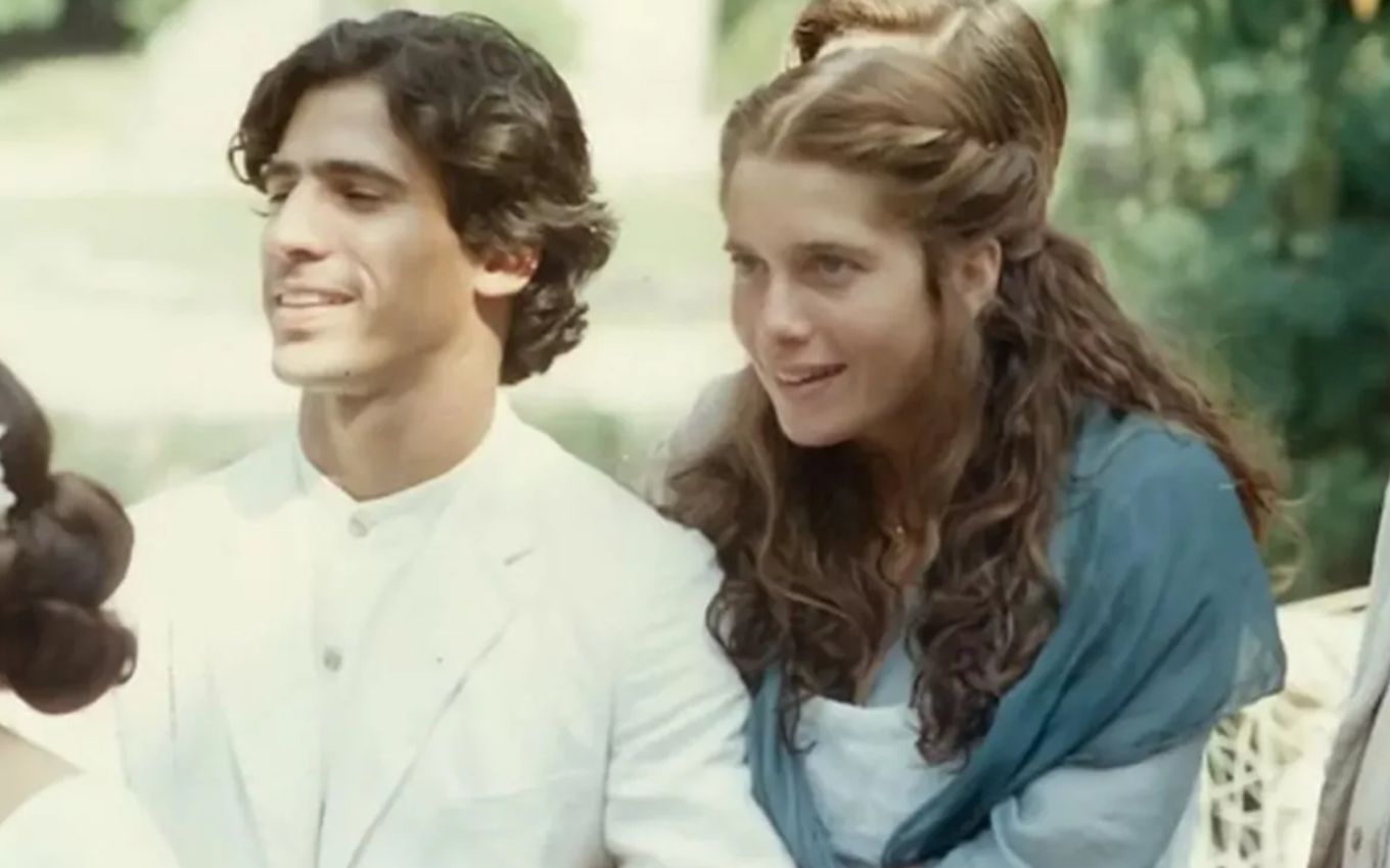 Enrico (Leonardo Brício) e Giovanna (Letícia Spiller)