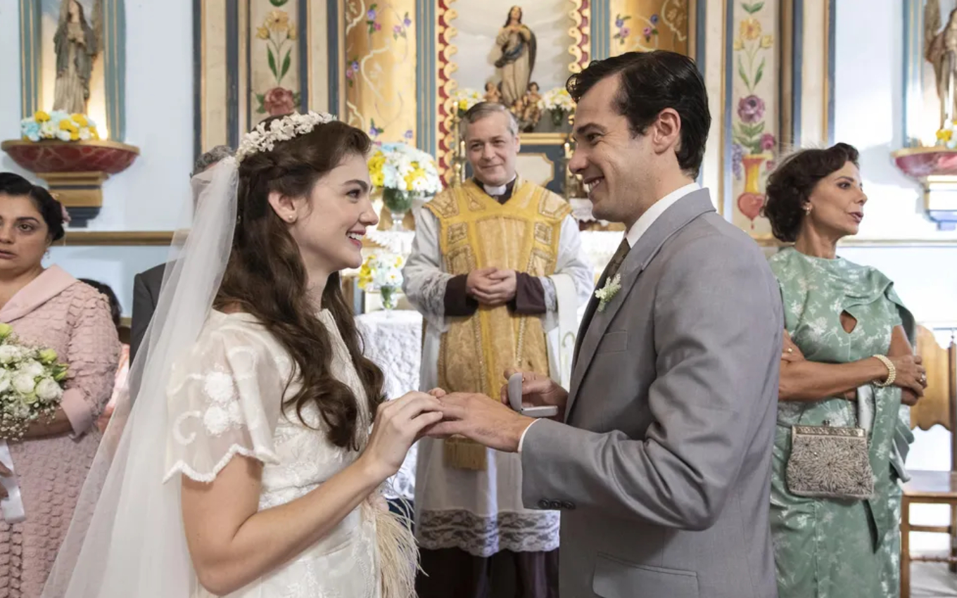Olívia e Tenório se casam em Além da Ilusão