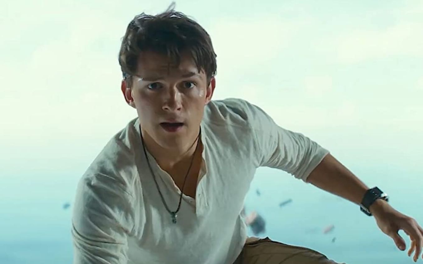 Tom Holland participa de première de “Uncharted – Fora do Mapa” em