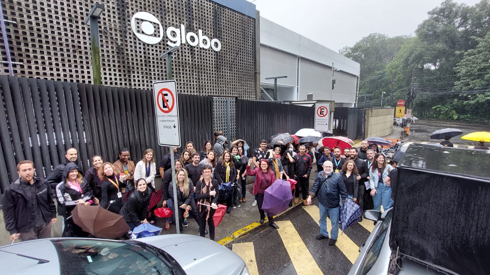 Jornalistas da Globo parados no Rio