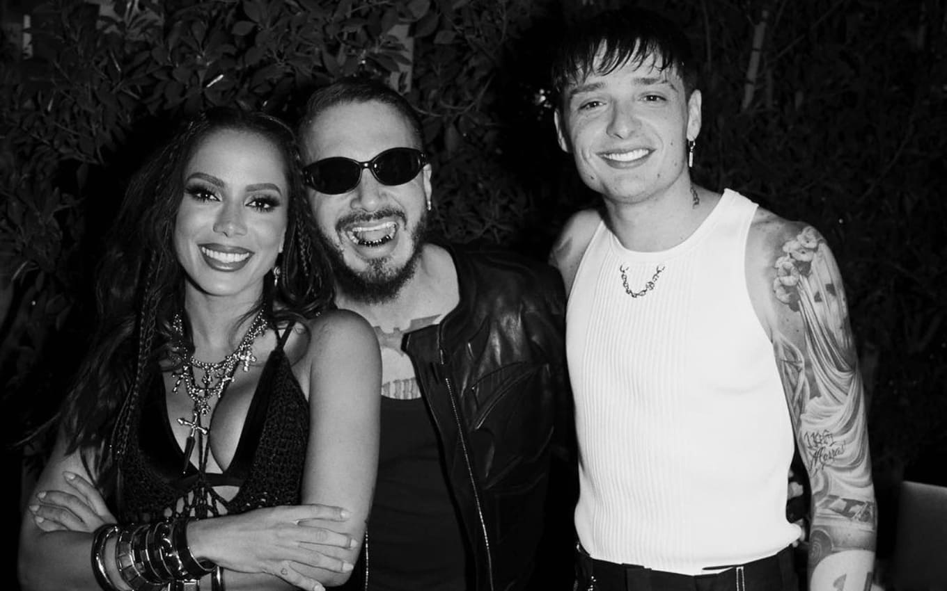 Anitta, J Balvin e Peso Pluma nos bastidores do Coachella