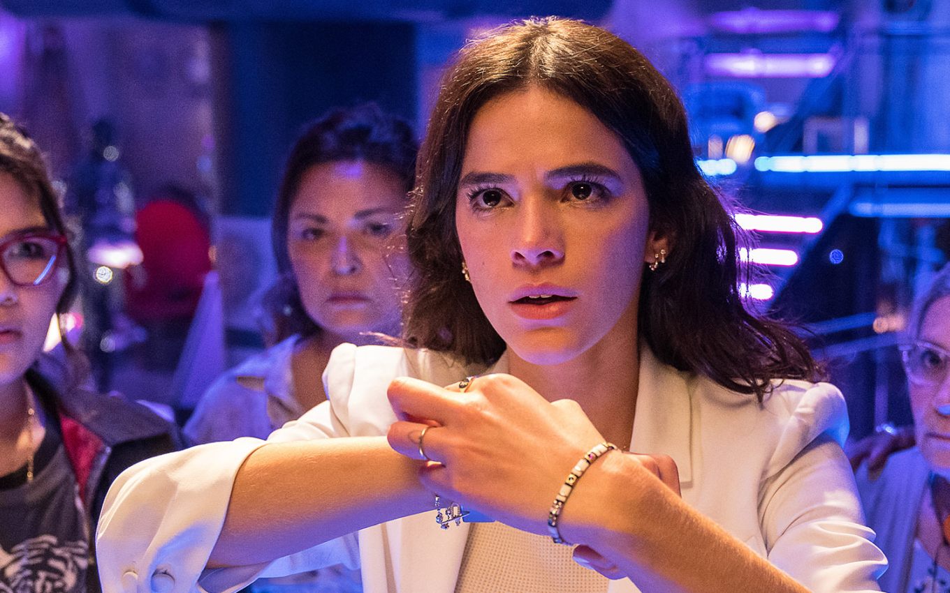 Besouro Azul: Filme de super-herói com Bruna Marquezine vira série de ...