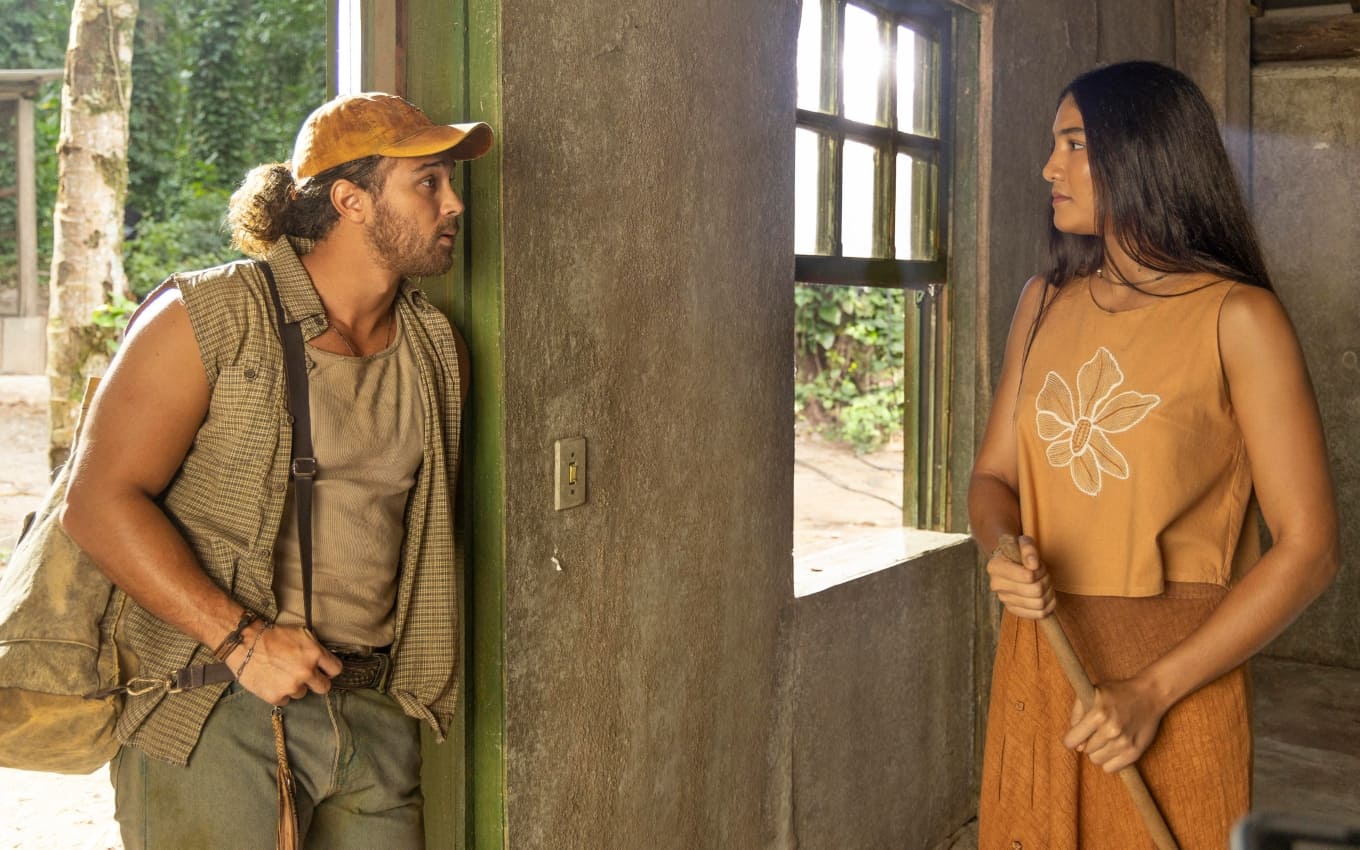 Elias (André Luiz Frambach) e Benvinda (Dandara Queiroz) em No Rancho Fundo