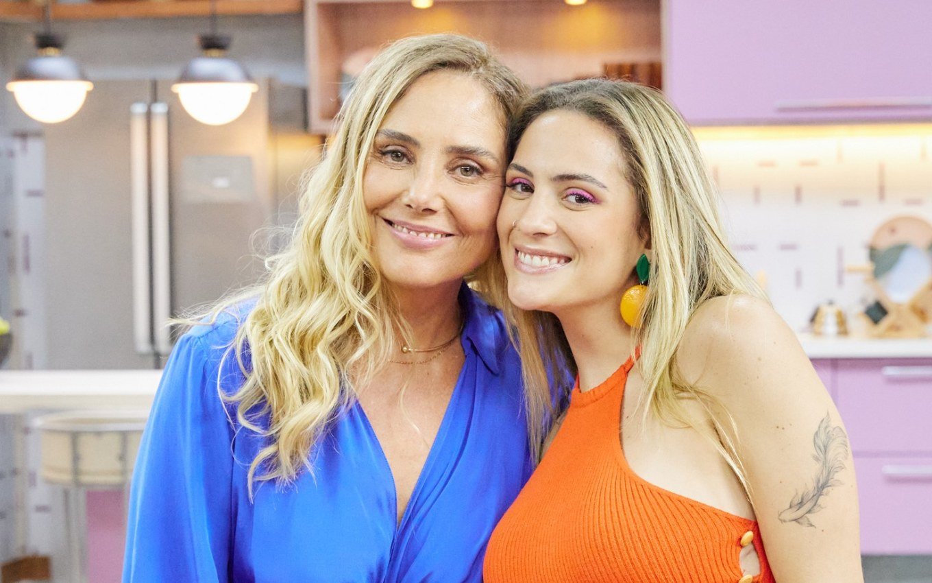 Heloisa e Luisa Perisse abraçadas