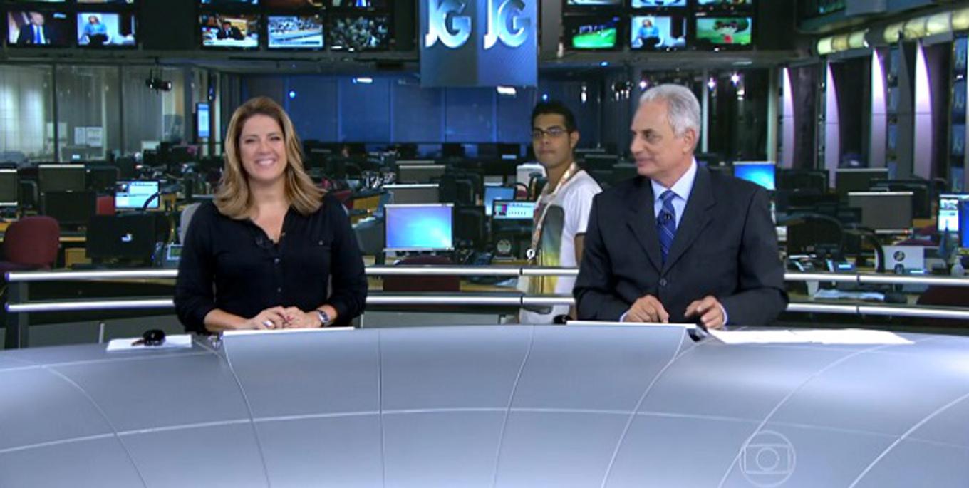 Telejornal Da Globo Recebe Nude Ao Vivo E Exibe A Imagem Por Acidente My XXX Hot Girl